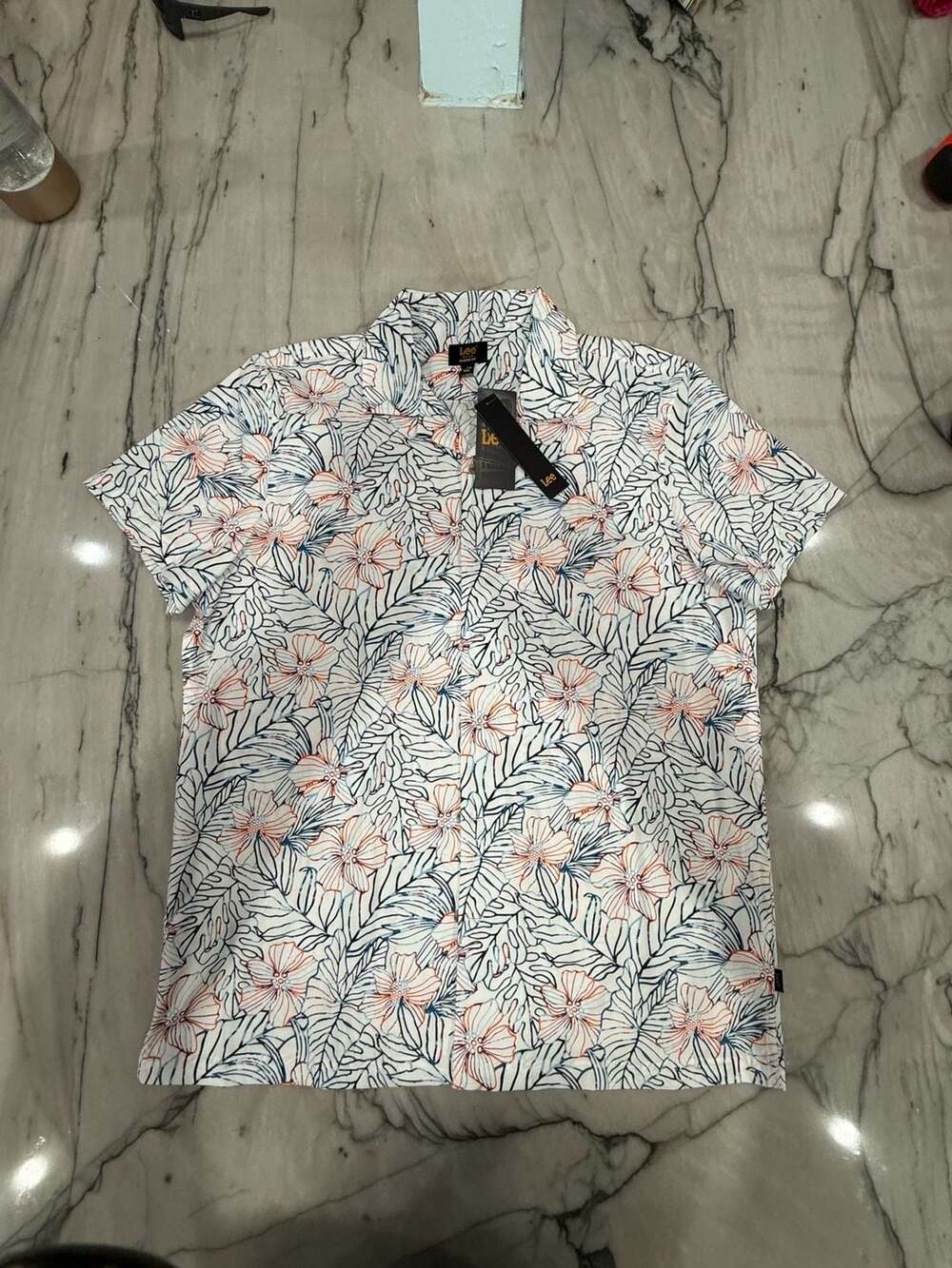 Lee Classic Fit Button Down Shirt Size L Floral Short Sleeve